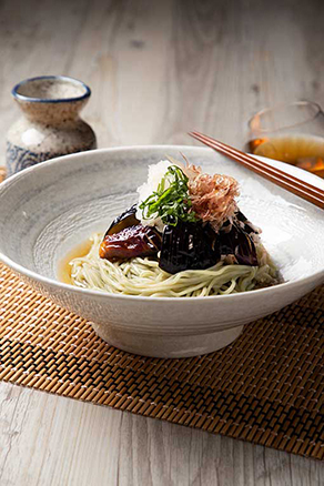 揚げ茄子と大根おろしの青しそぶっかけそば