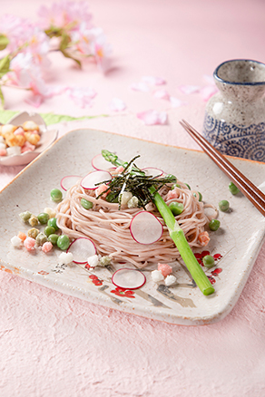 春の香り漂うぶっかけ桜そば